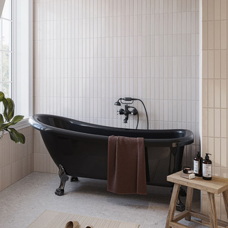 Tassuamme 1530 Sofia Musta, Mustat Tassut