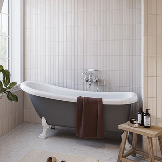 Tassuamme 1530 Sofia Harmaa, Valkoiset Tassut