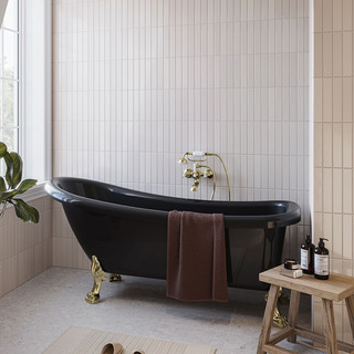 Tassuamme 1530 Sofia Musta, Messinki Tassut