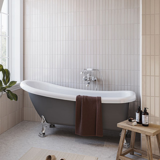 Tassuamme 1530 Sofia Harmaa, Kromi Tassut